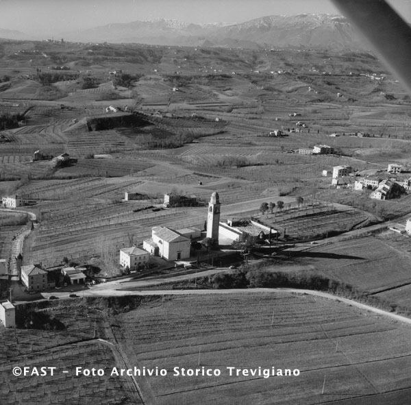 Ogliano, veduta aerea della frazione rurale